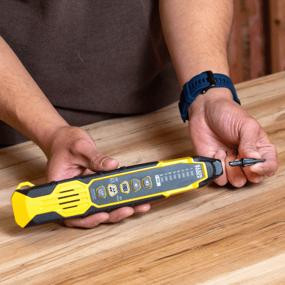 Sonda Digital Profesional / Rastreo de Tono Digital y Analógico / LED para Espacios Oscuros / Conector de Auriculares para Ruido Extremo / Modelo VDV500-223 / Cumple con Certificaciones CE y UKCA / Punta de Sonda Reemplazable