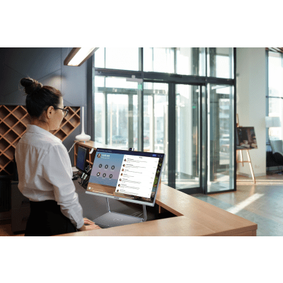 Sistema de Videoconferencia Todo en Uno DeskVision A24 de Yealink con cámara 4K y pantalla táctil de 24”