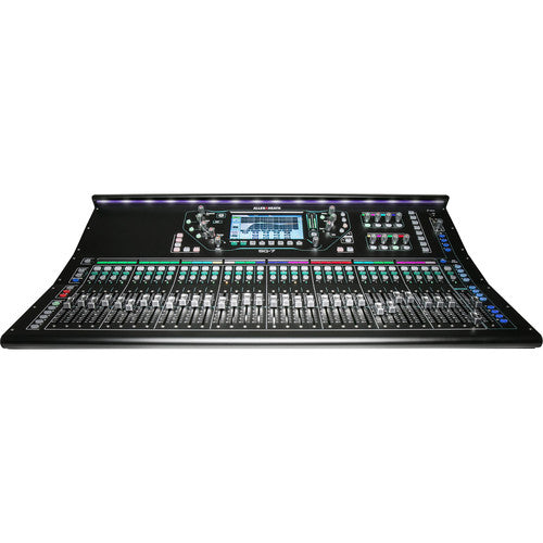 Vista superior de la consola digital Allen and Heath SQ-7+ de 48 canales mostrando sus 33 faders motorizados y pantalla táctil.
