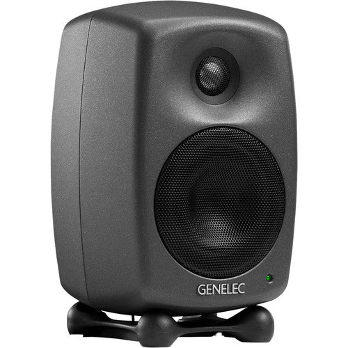 GENELEC 8330APM: Monitor de estudio activo SAM™ (5", 100W). DSP, AutoCal™ y DCW™ garantizan precisión profesional y adaptación a cualquier sala. Monitoreo inteligente superior para mezcla, masterización y postproducción. Incluye entrada AES/EBU. 1 pieza