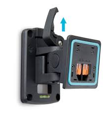 BIAMP MASK4CT-BL Altavoz de gabinete para exterior de 4.25 ".LÍNEA 70-100V 20W, 10W, 5W/ 16Ω 70W. Protección IP64. Soporte de pared incluido.Par