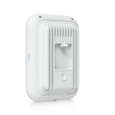 U7 Pro Outdoor WiFi 7 Tri-Banda para Exteriores IP67 con Soporte 6 GHz, Antena Direccional Integrada, Cobertura de hasta 465 m² y Capacidad para 300 Usuarios