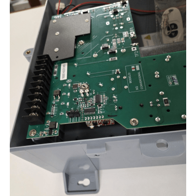 Energizador 12,000Volts-1Joule/ 2500Mts Lineales de Protección / Control Remoto Incluido / Cercas Electrificadas