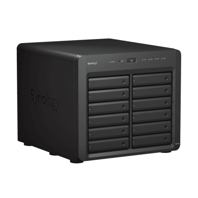 NAS Synology DiskStation DS2422+ | 12 Bahías | Expandible a 24 Bahías | Procesador AMD Ryzen Quad-Core | Hasta 32 GB DDR4 ECC | Caché NVMe SSD | Redes 10/25GbE | Compatible con Virtualización y Vigilancia.